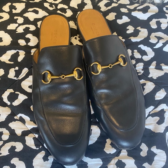 Gucci Loafers! Worn twice amazing condition! - Picture 3 of 4